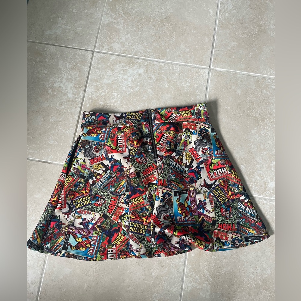 Marvel circle skirt, size XL